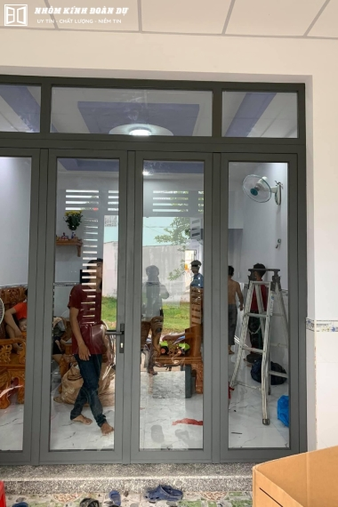 Mẫu cửa 4 cánh - số 2